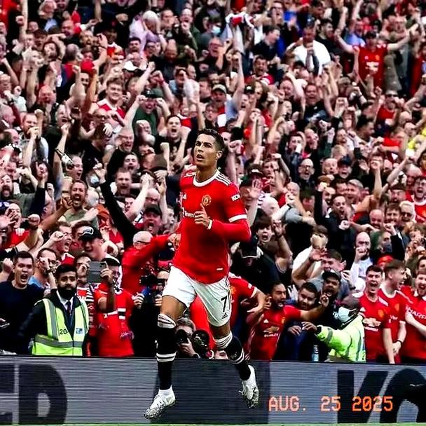 随着萨拉赫宣布离开利物浦，英超历史最佳阵容出炉！C罗+亨利在列