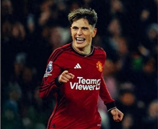 离开曼联，你啥都不是！加纳乔在为自己的任性买单