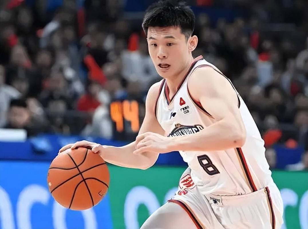 不在状态！王岚嵚10投仅3中拿到11分三分8中3