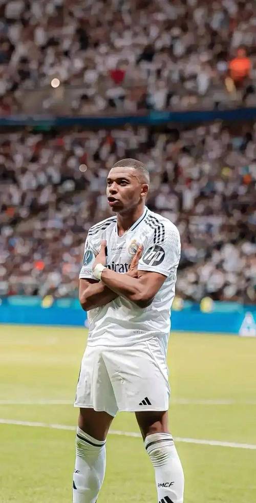 从姆巴佩被查错膝盖，到那些足坛的奇葩乌龙