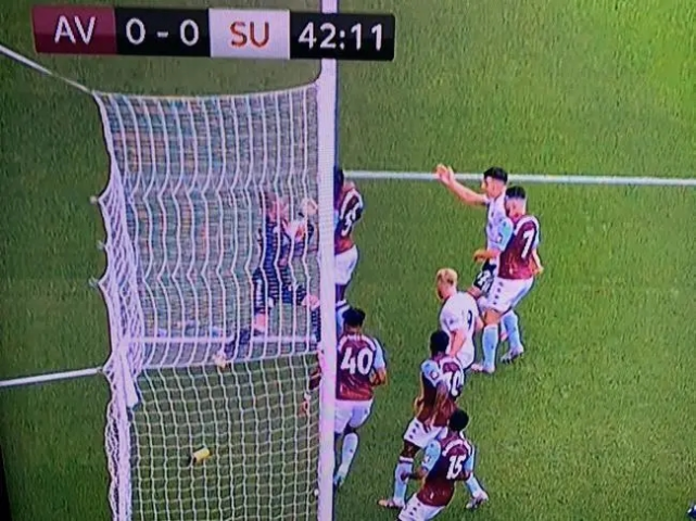 泰晤士报：75%球迷不支持在英超使用VAR九成球迷支持门线技术