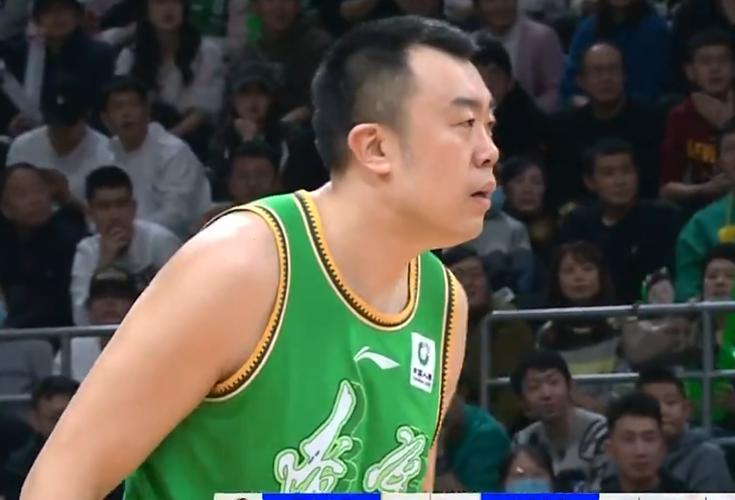 小伙子上来很敢打！冯傲半场13分钟7中4拿到11分3前场板1断1帽