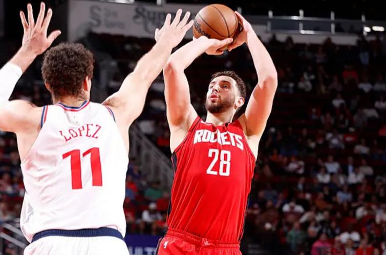 打爆了鹈鹕内线！火箭内线支柱绝对是球队不可或缺的关键人物