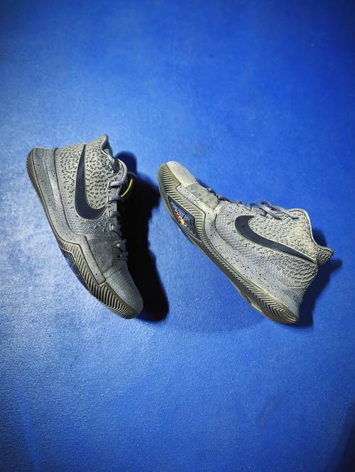 欧文什么时候和nike签约的，欧文与nike解约？