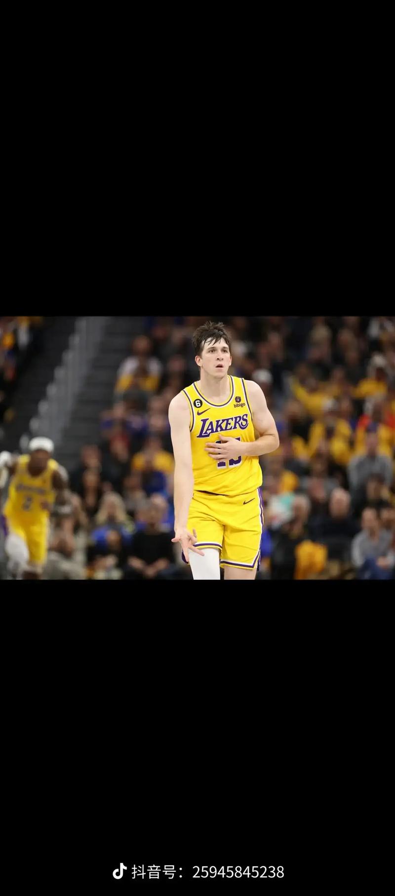 奥斯汀里弗斯湖人年薪，湖人球员里弗斯