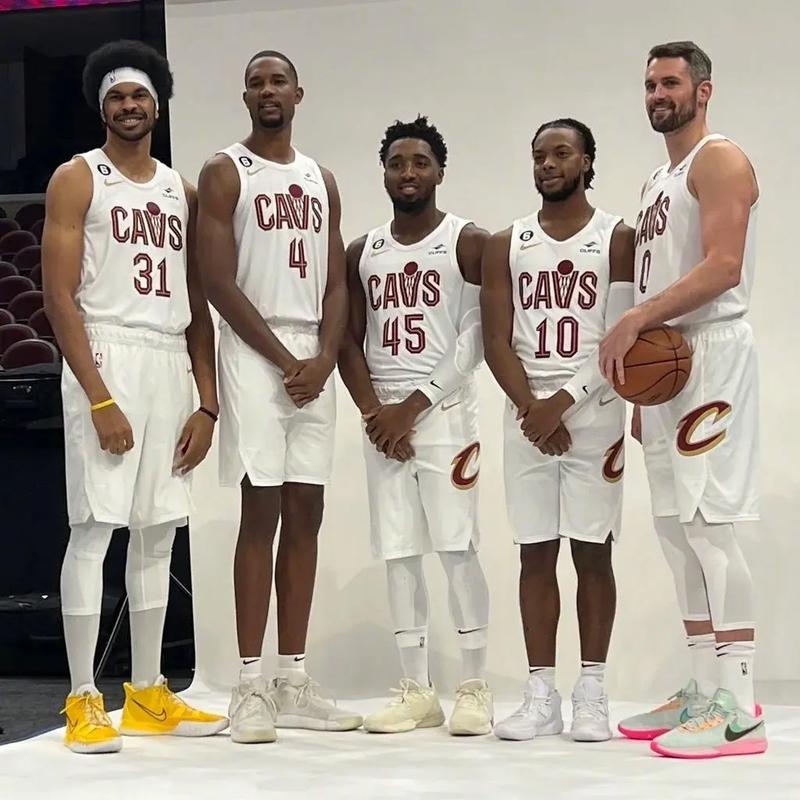 2022骑士阵容，骑士最新阵容？