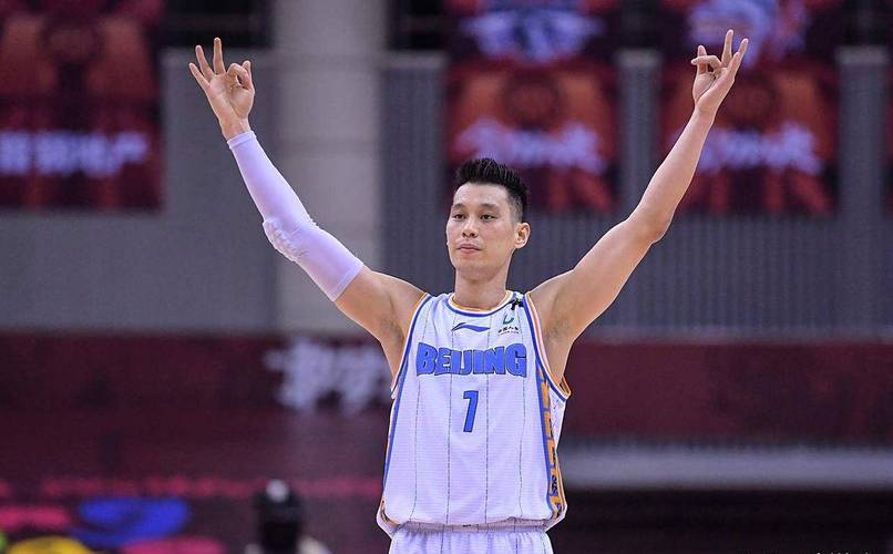 林书豪现在在cba什么队，林书豪去年在cba打的怎么样